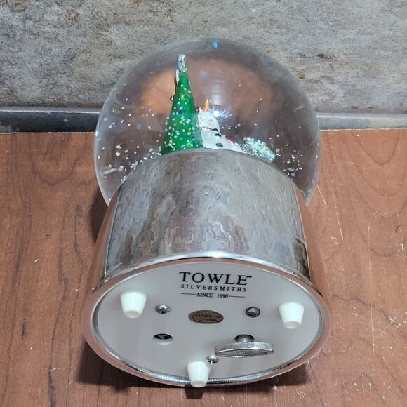 Towle Snowman Snowman Globe Music Box Plays 12 Days of Christmas Holiday Decor - Picture 10 of 11